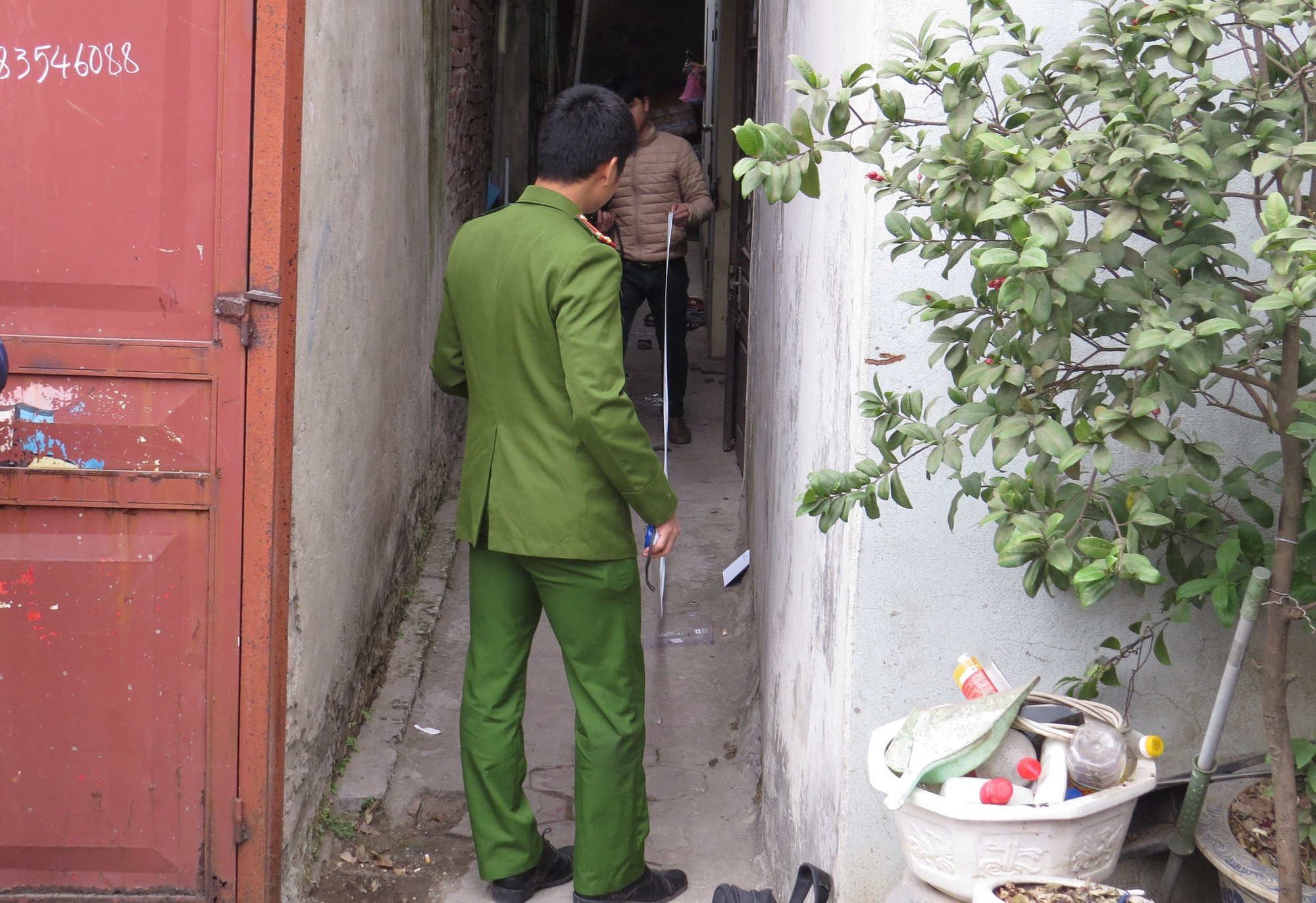 Mâu thuẫn chồng chất, hàng xóm chém nhau kinh hoàng