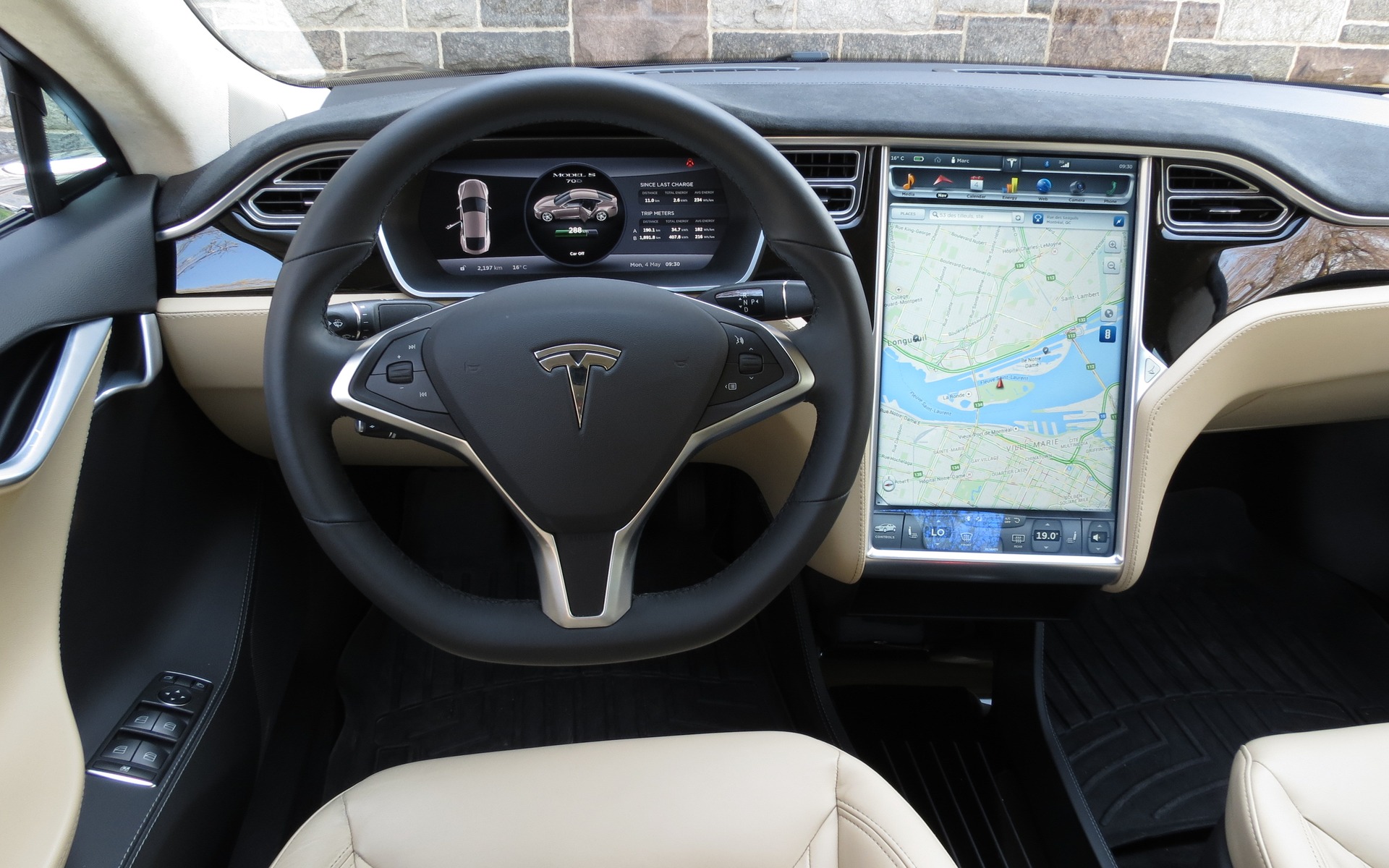 Siêu SUV điện Tesla Model X đầu tiên về Việt Nam - Ảnh 3.
