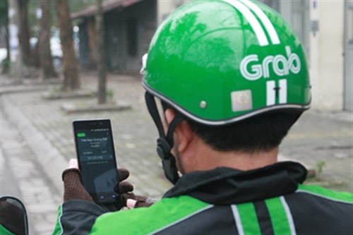 “Đại chiến” Grab và xe ôm truyền thống