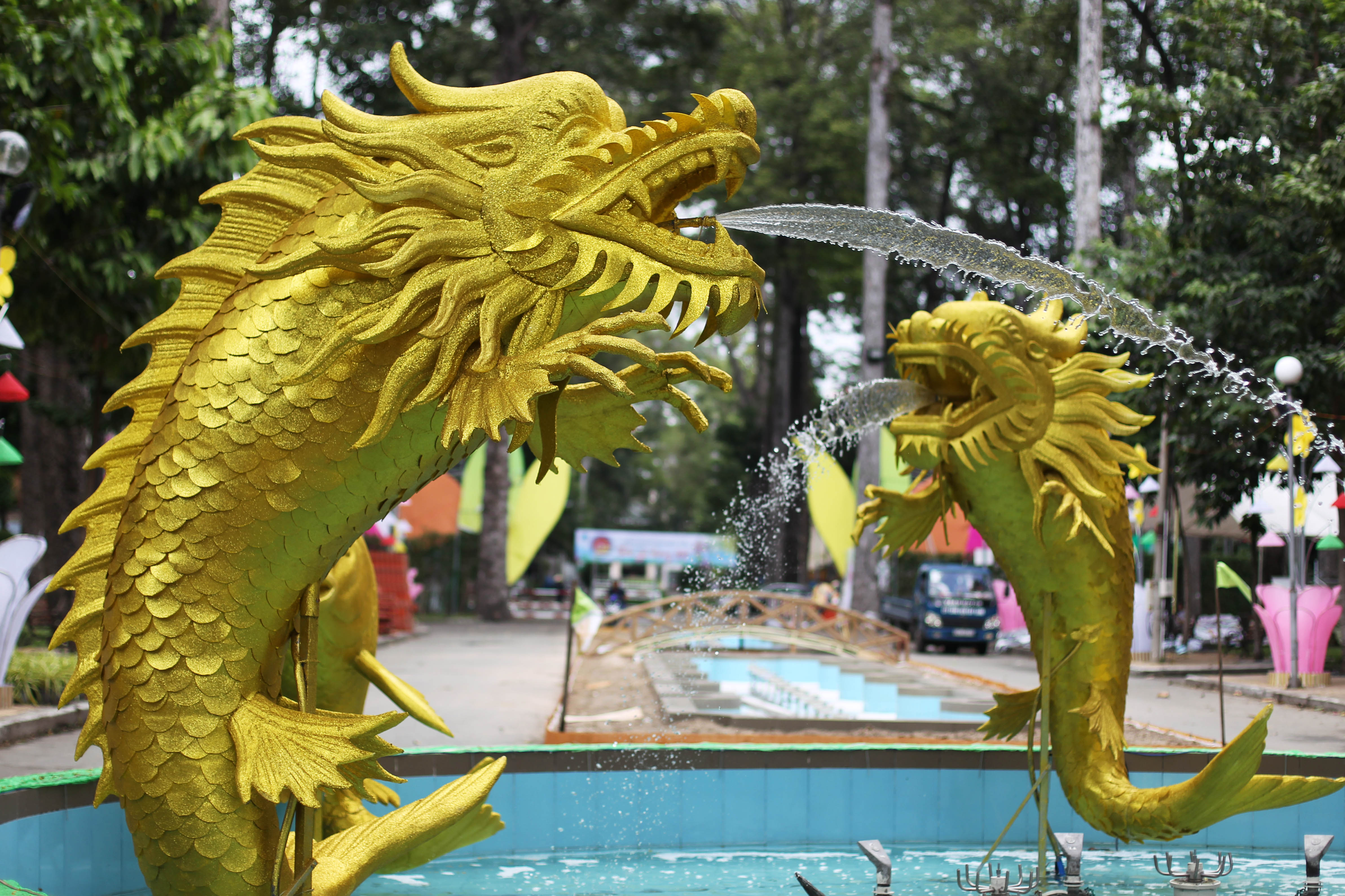 Tiểu cảnh ở hồ tròn