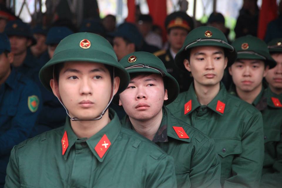 
Trong ng&agrave;y 14-2 hơn 3.500 thanh ni&ecirc;n Thủ đ&ocirc; tham gia nhập ngũ
