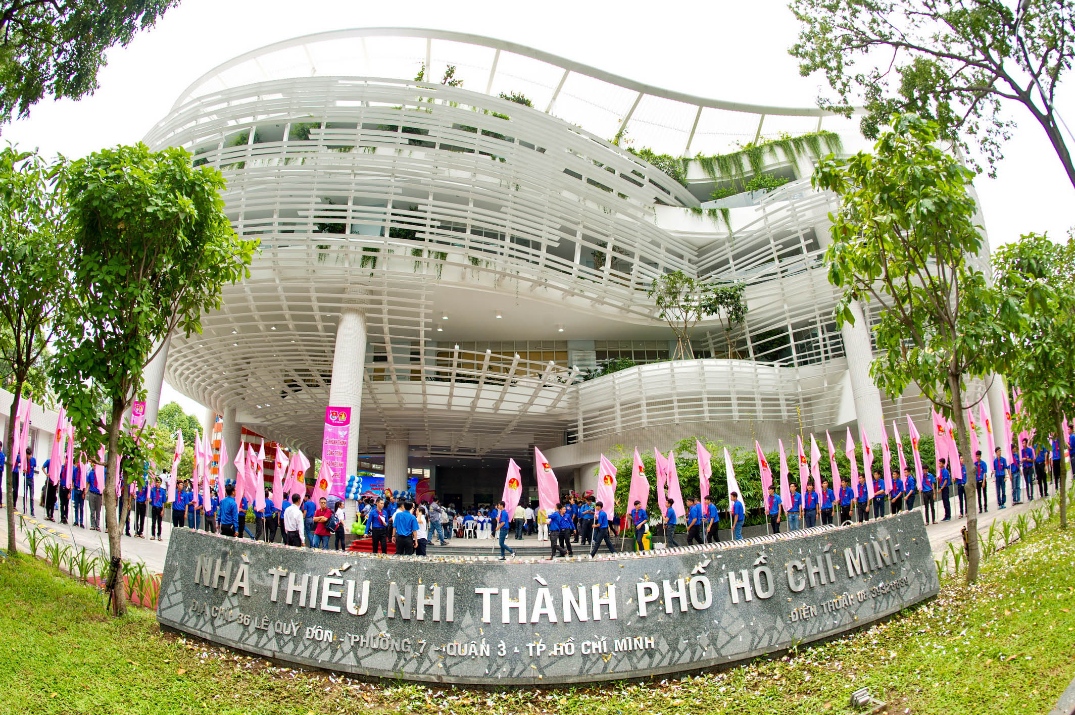 Sáng 29-4, Nhà thiếu nhi TP HCM (169 Nam Kỳ Khởi Nghĩa, Quận 3, TP HCM) đã chính thức được khánh thành sau gần 2 năm xây dựng.