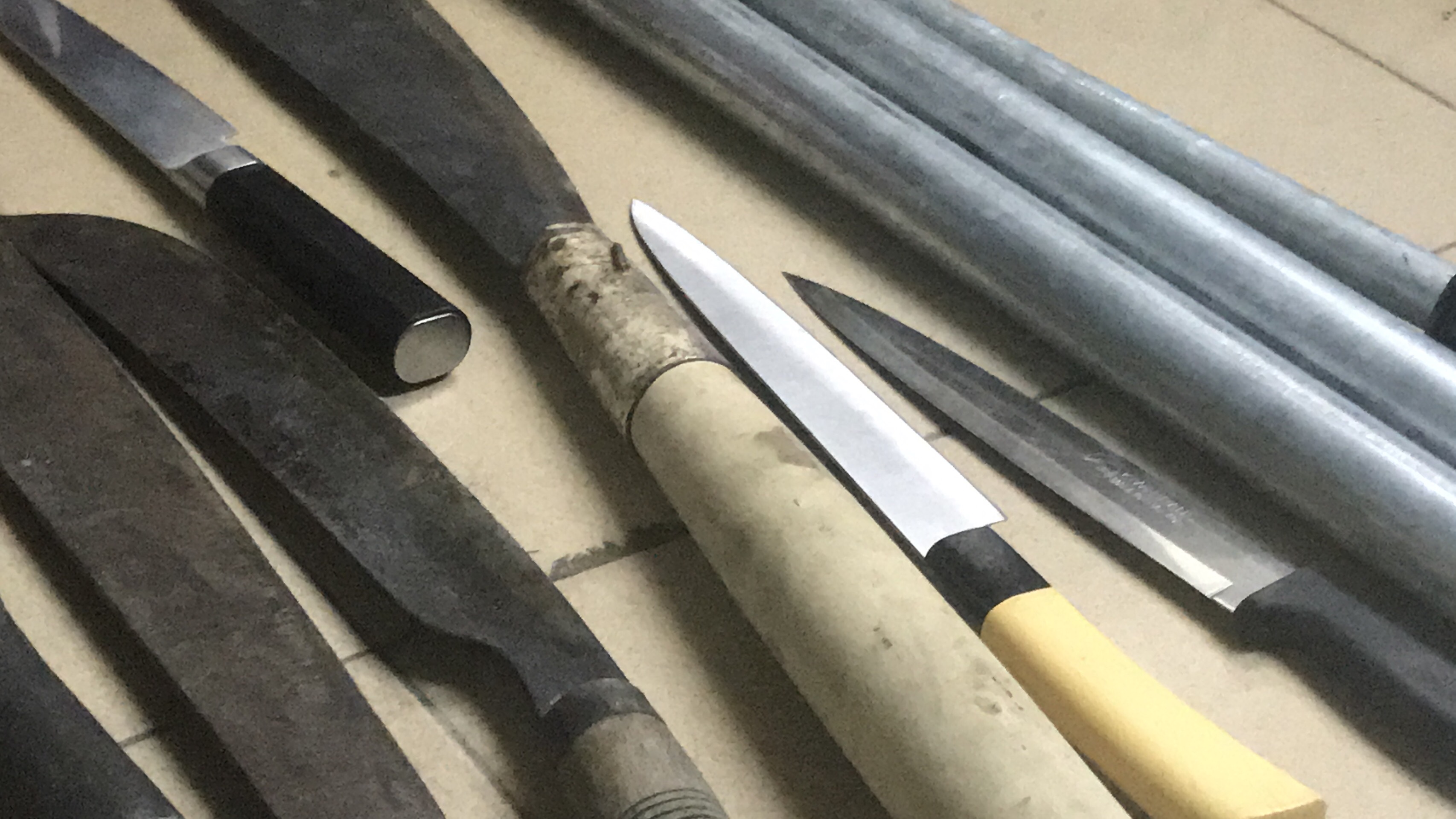 Nổ súng, trấn áp 2 băng giang hồ quyết chiến ở quận 1 - Ảnh 3.