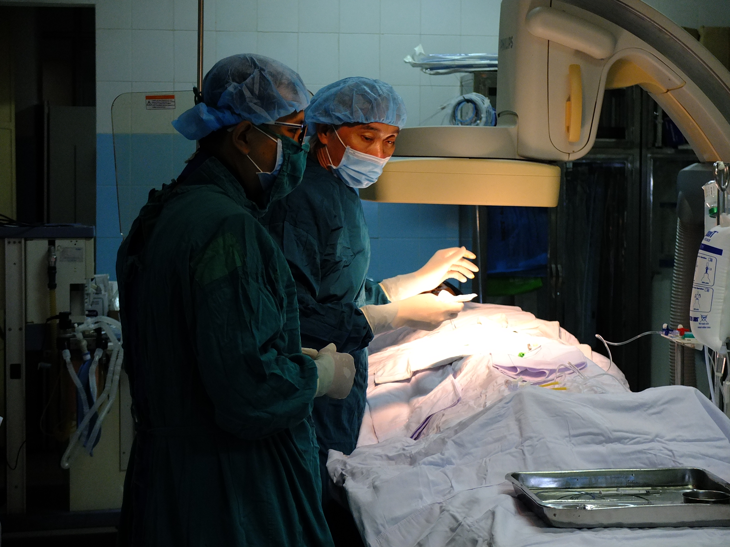 Tai nạn làm máu đông bít động mạch, thanh niên suýt mất chân - Ảnh 1.