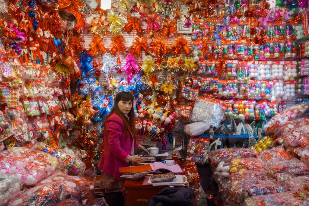 Khu chợ b&aacute;n đồ Made in China lớn nhất thế giới - Ảnh 3.