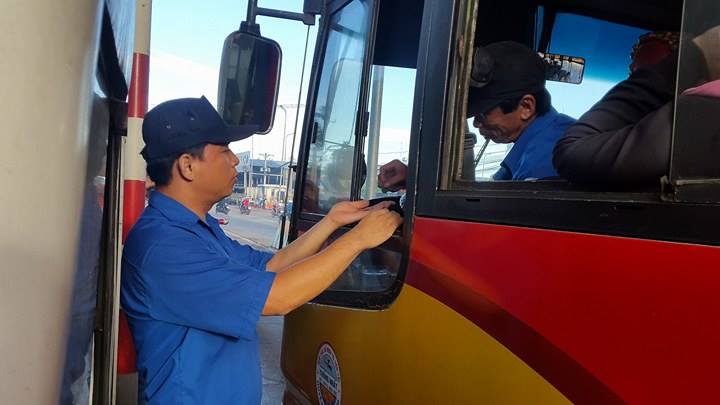 3 ng&agrave;y li&ecirc;n tiếp t&agrave;i xế d&ugrave;ng tiền lẻ ở BOT Bi&ecirc;n H&ograve;a - Ảnh 3.