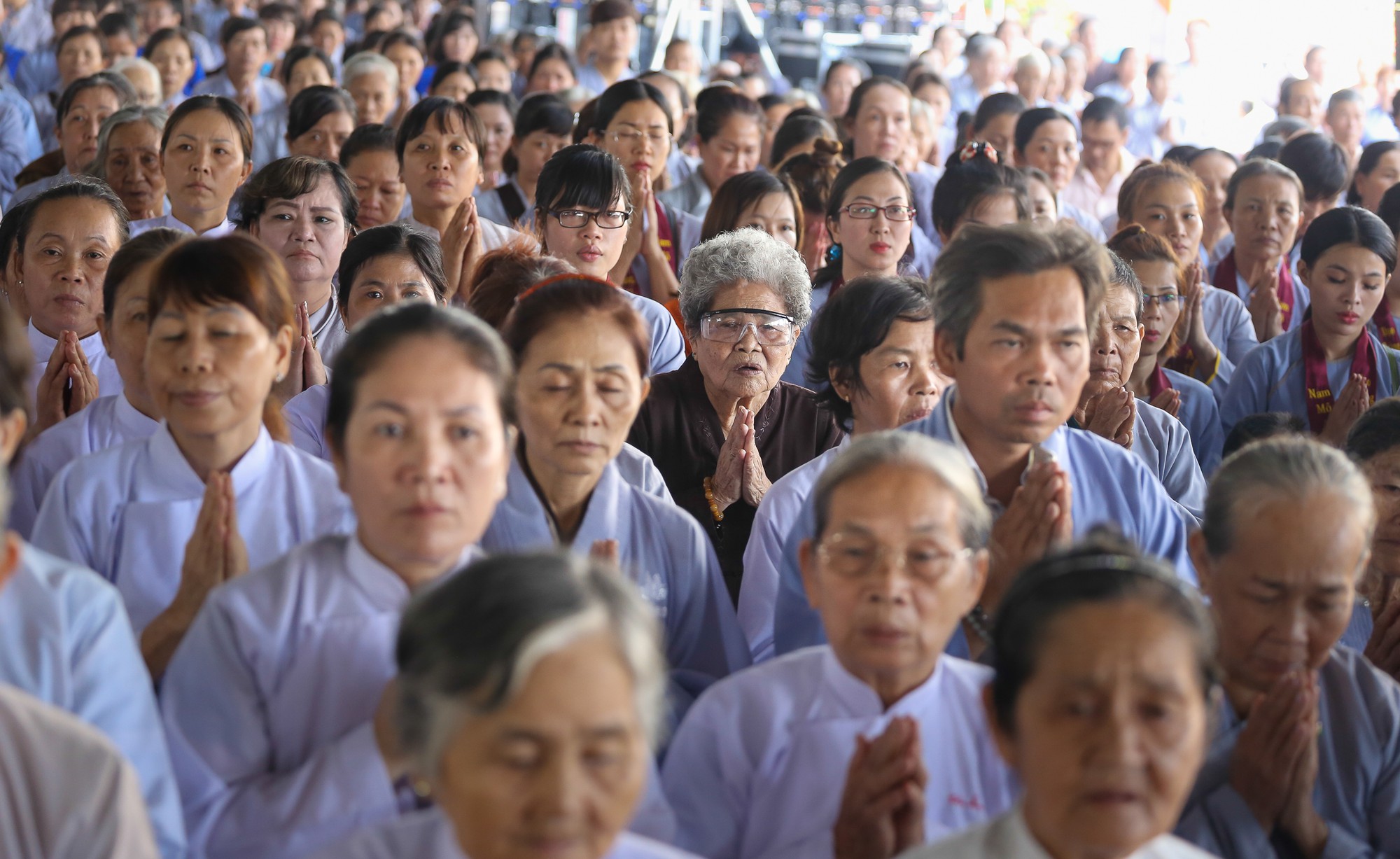 Cầu siêu cho hàng ngàn người chết vì tai nạn giao thông - Ảnh 3.
