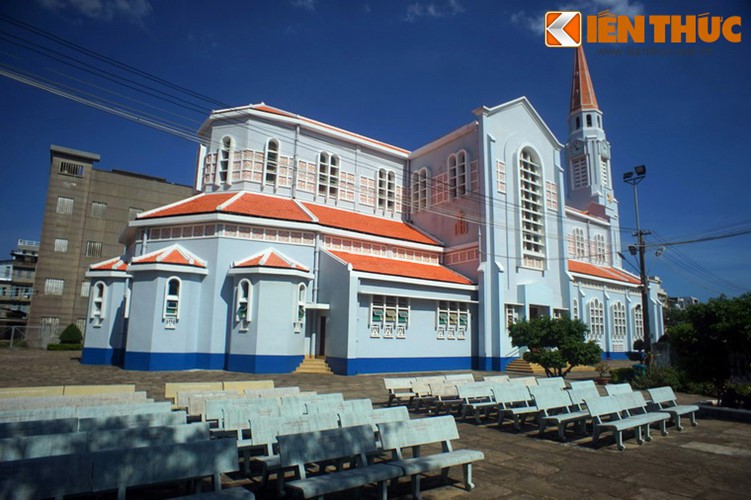 Khám phá nhà thờ Nhọn nổi tiếng ở Quy Nhơn - Ảnh 3.