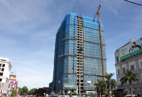 Dự &aacute;n của C&ocirc;ng ty CP Tập đo&agrave;n T&T x&acirc;y dựng tr&aacute;i ph&eacute;p th&ecirc;m 3 tầng tại TP Vinh