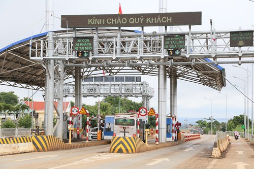 Giảm phí qua trạm BOT như "chữa cháy"