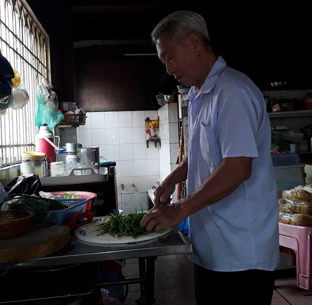 Hủ tíu, hoành thánh kiểu… Sài Gòn - Ảnh 3.