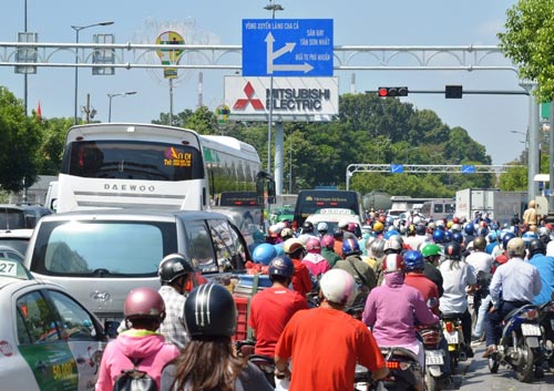 Giảm áp lực tại sân bay Tân Sơn Nhất