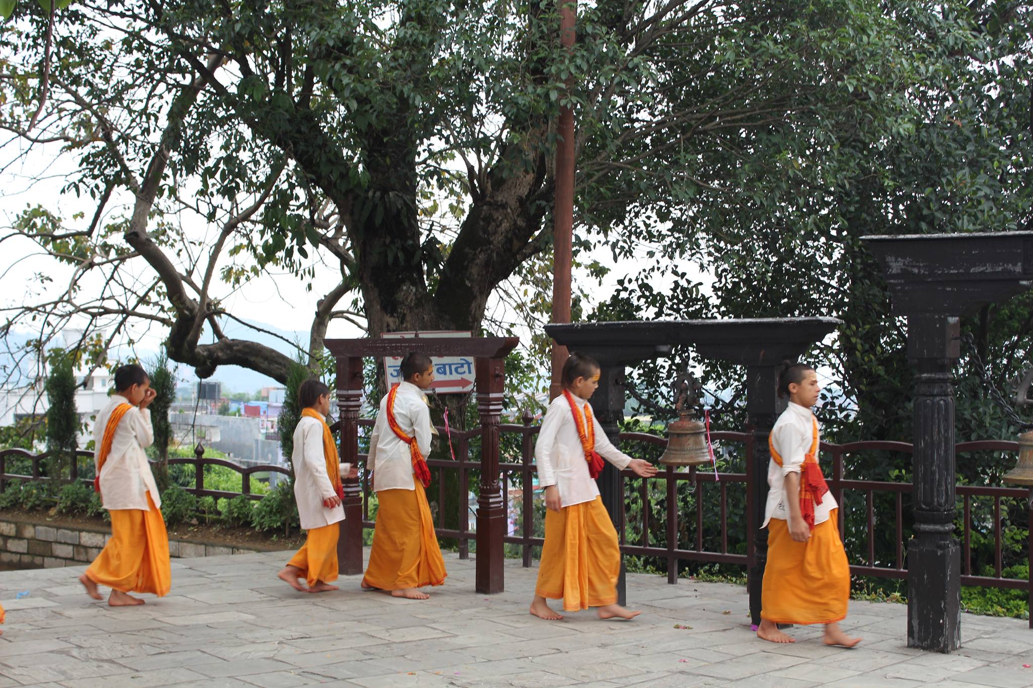 Cuốc bộ và quá giang ở Nepal - Ảnh 32.