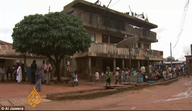 Giáo sĩ được chôn ở Nigeria. Ảnh: Al Jazzera