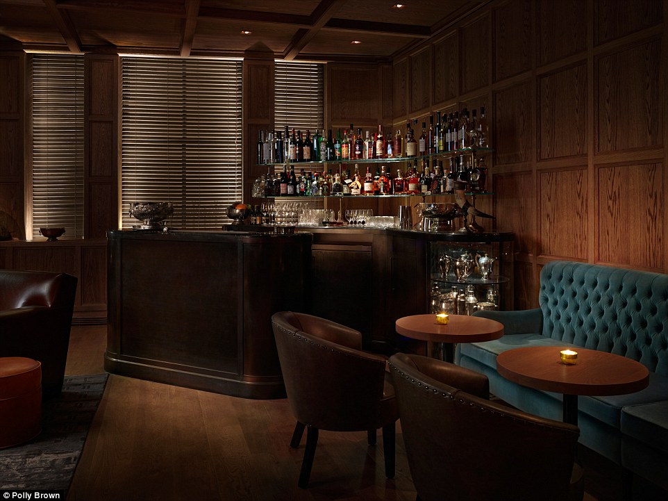 
Phong gian ấm &aacute;p b&ecirc;n trong kh&aacute;ch sạn London Edition. Ảnh: Polly Brown
