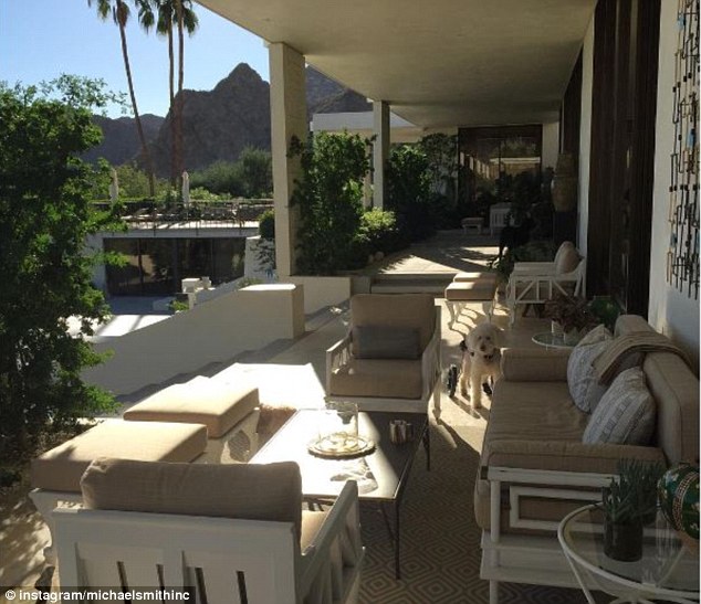 
&Ocirc;ng Obama v&agrave; vợ Michelle đang ở tại căn hộ của Đại sứ T&acirc;y Ban Nha James Costos ở khu nghỉ dưỡng Rancho Mirage. Ảnh: Daily Mail
