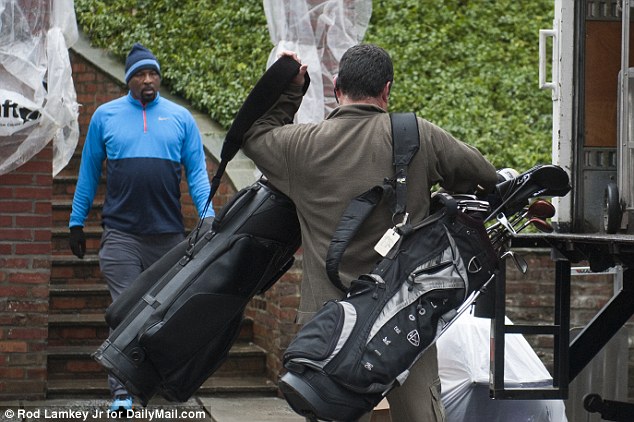 
Hai bộ đồ chơi golf của Tổng thống Obama. Đ&acirc;y l&agrave; m&ocirc;n thể thao ưa th&iacute;ch của &ocirc;ng. Ảnh: DAILY MAIL
