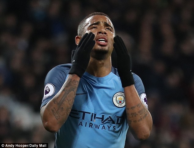 Guardiola: Jesus như quả dưa hấu