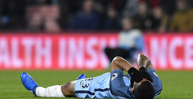 Guardiola cầu cho Jesus “tai qua nạn khỏi”