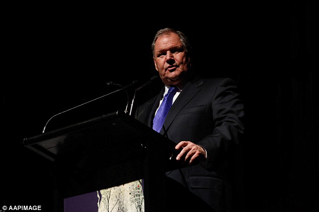 
Thị trưởng TP Melbourne Robert Doyle cho rằng kế hoạch thay đổi t&iacute;n hiệu giao th&ocirc;ng h&igrave;nh phụ nữ l&agrave; kh&ocirc;ng cần thiết. Ảnh: AAPImage
