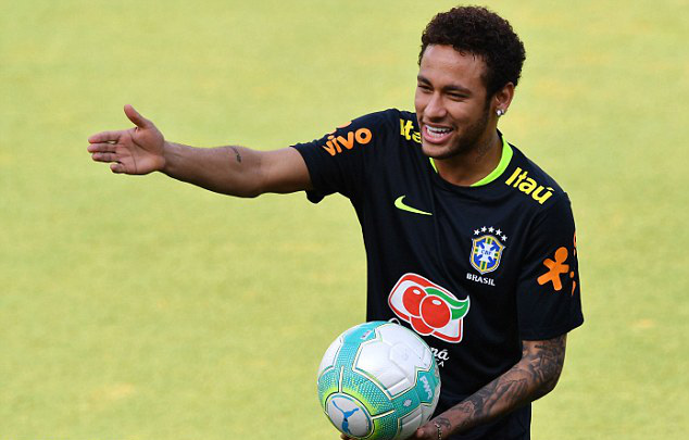 
Neymar c&oacute; phong độ tốt khi tập trung c&ugrave;ng Brazil
