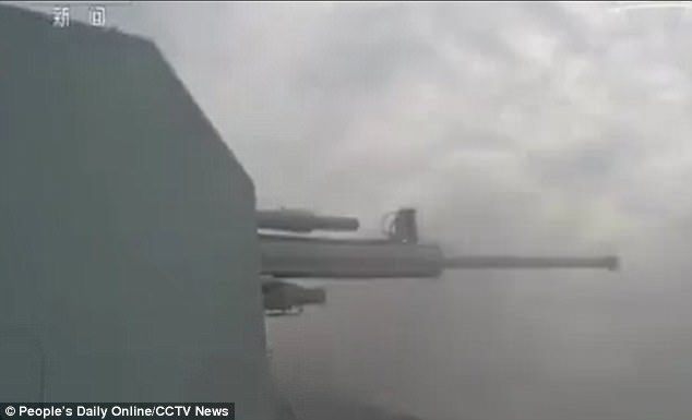 Một số hình ảnh trong cuộc tập trận bắn đạn thật của Trung Quốc. Ảnh: CCTV News