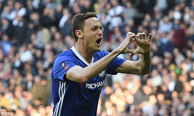 Bakayoko tới Chelsea, mở đường cho Matic sang M.U