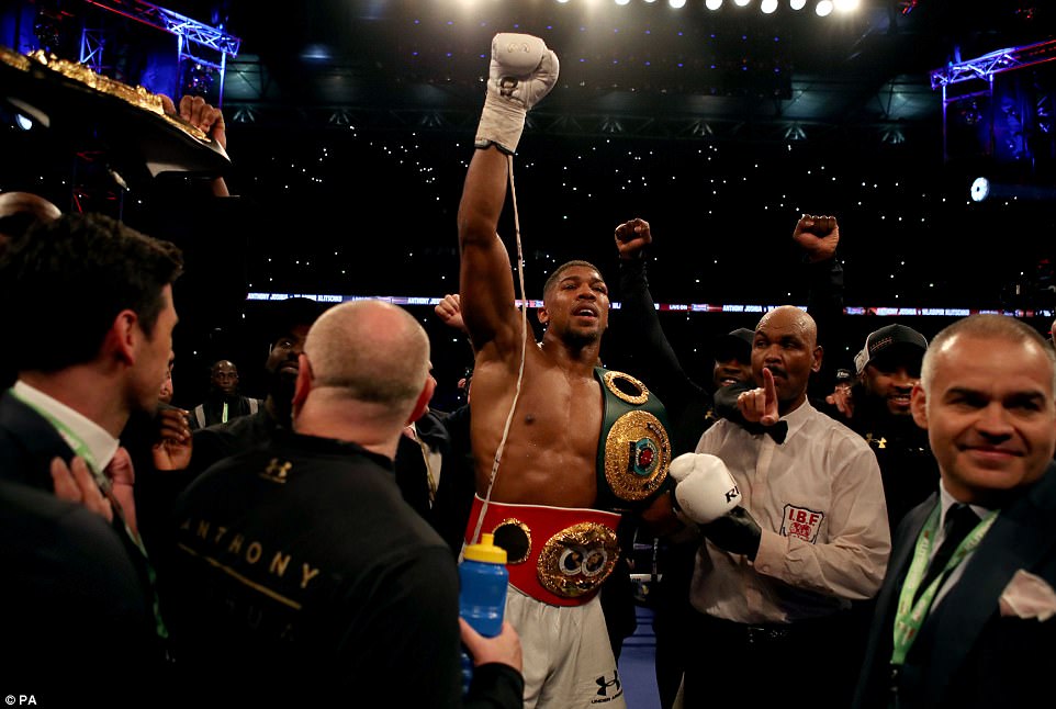 Xem Joshua hạ knock-out tay đấm thép Klitschko - Ảnh 1.