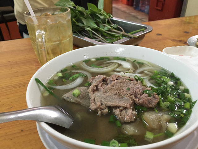 T&ocirc; phở thập cẩm c&oacute; gi&aacute; 80 ng&agrave;n.