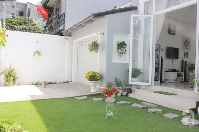 Nhà vườn rộng 200m² nhìn đâu cũng thấy hoa ở quận 2