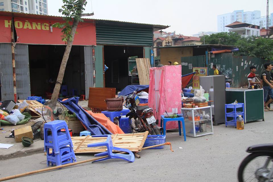 Ch&aacute;y l&aacute;n c&ocirc;ng nh&acirc;n, nhiều người hoảng sợ - Ảnh 3.
