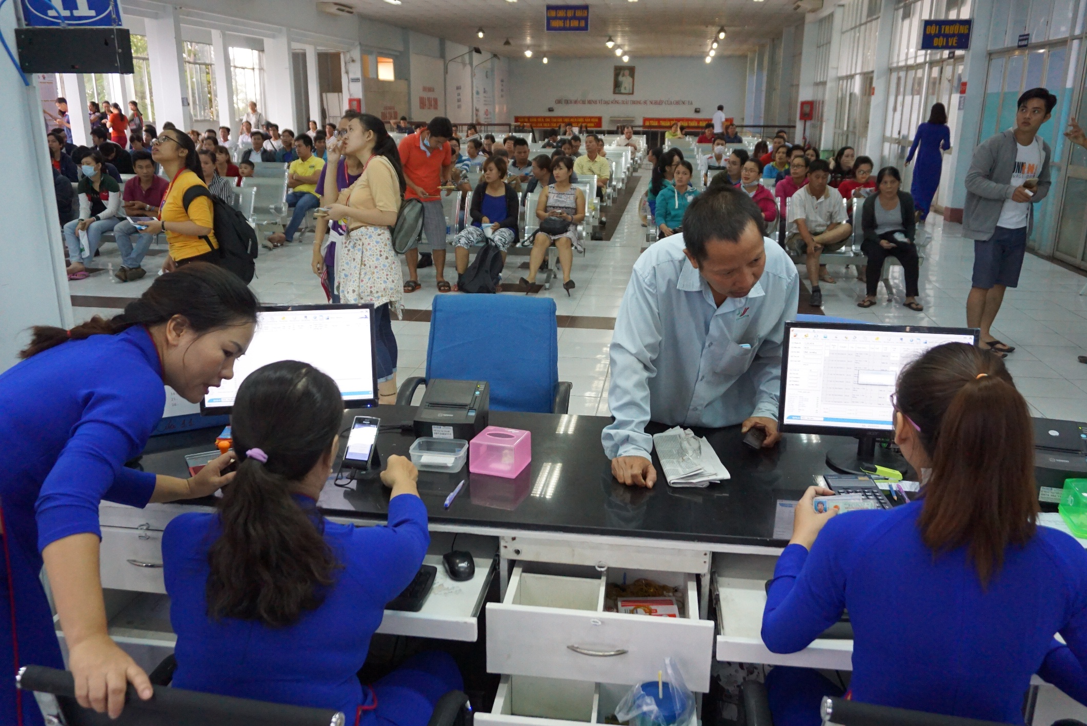 Hơn 50.000 vé tàu Tết đặt thành công qua mạng sau 2 giờ mở bán