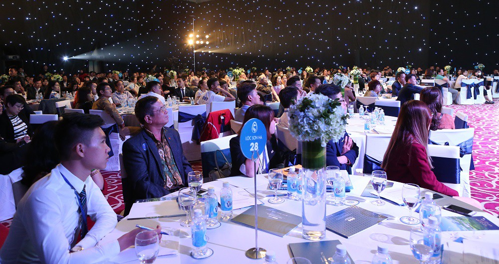 Thu trọn kỳ quan trong tầm nh&igrave;n tại lễ giới thiệu FLC Grand Hotel Hạ Long - Ảnh 4.