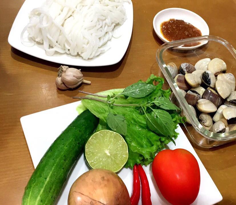 B&uacute;n ngh&ecirc;u: Ăn chơi m&agrave; no! - Ảnh 1.