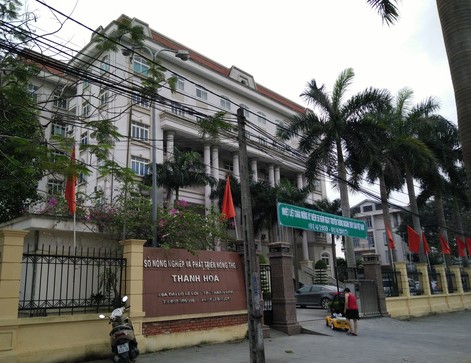 Nặng gánh nuôi “quan”