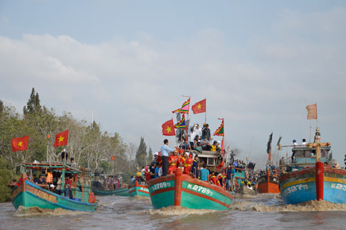 Cược mạng với tàu vi phạm