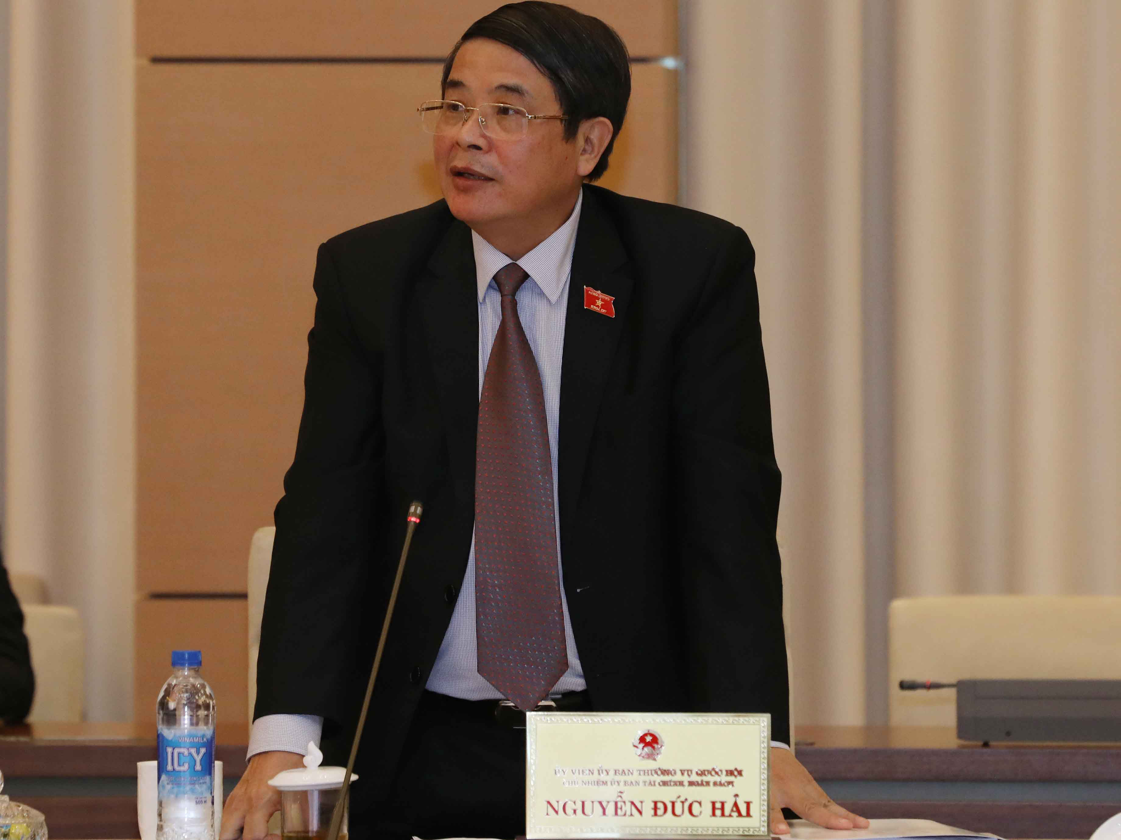 Chủ nhiệm Ủy ban T&agrave;i ch&iacute;nh Ng&acirc;n s&aacute;ch của QH Nguyễn Đức Hải chỉ r&otilde; t&igrave;nh trạng thất tho&aacute;t trong quản l&yacute;, sử dụng vốn đầu tư x&acirc;y dựng cơ bản tại cuộc họp chiều 19-4 Ảnh: TTXVN