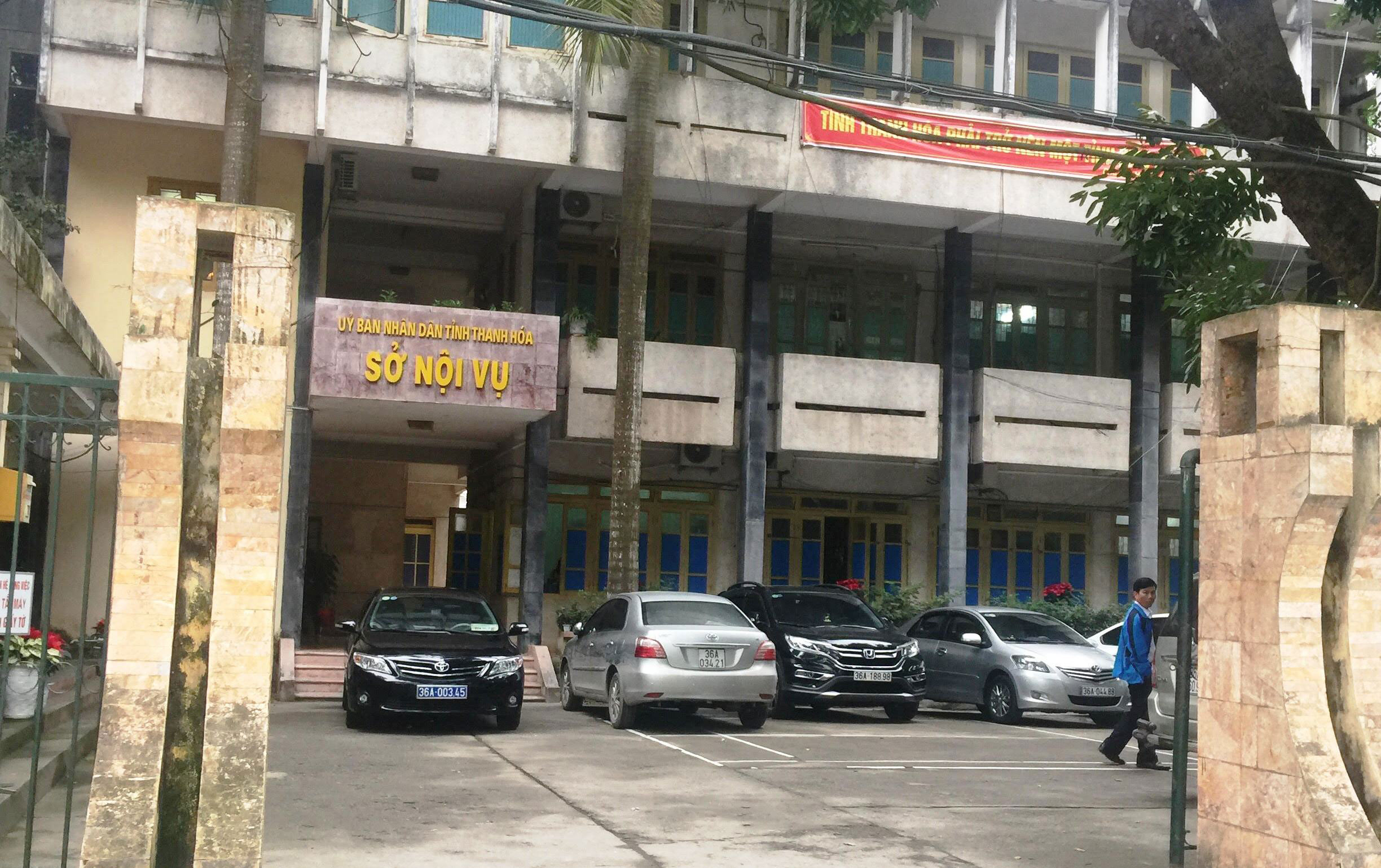 30 nhân viên hợp đồng “biến” thành công chức