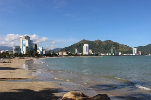 Nuôi cát tạo bãi biển