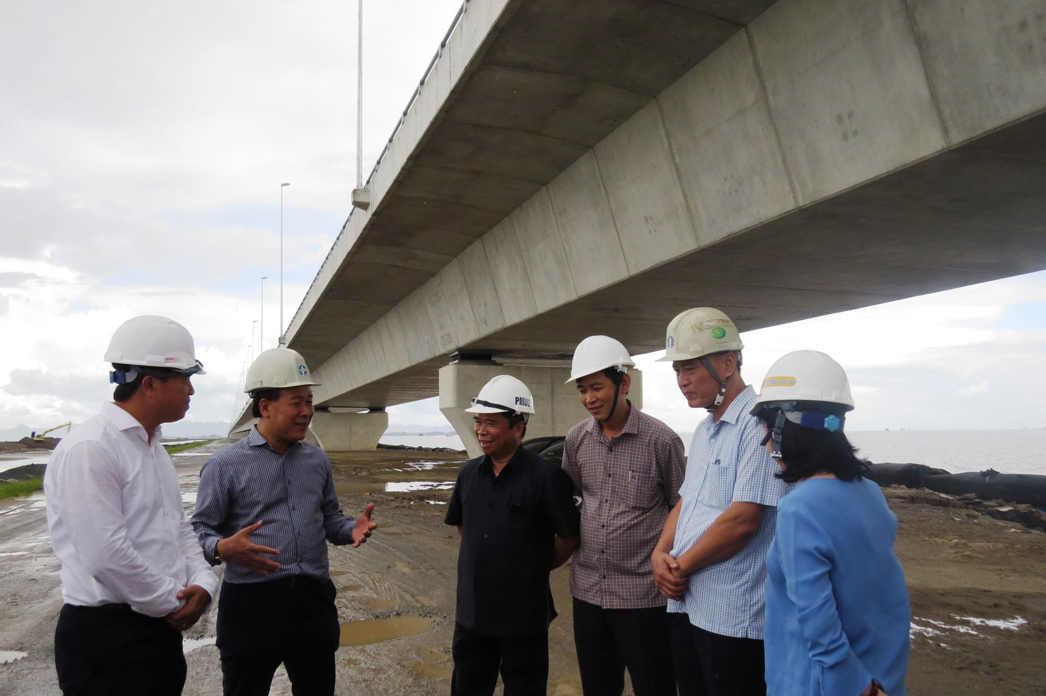 Không có chuyện nứt dầm cầu vượt biển dài nhất nước