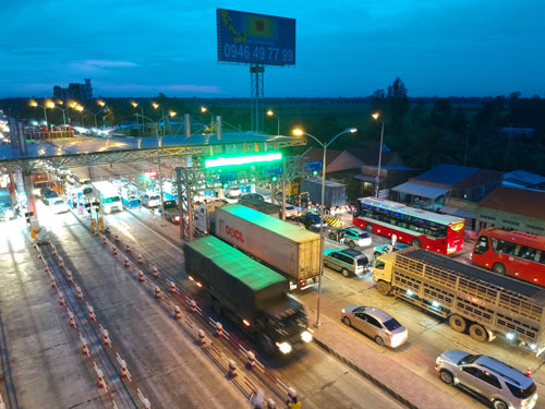 Trạm thu phí Cai Lậy: Giảm giá vé, tài xế vẫn bức xúc