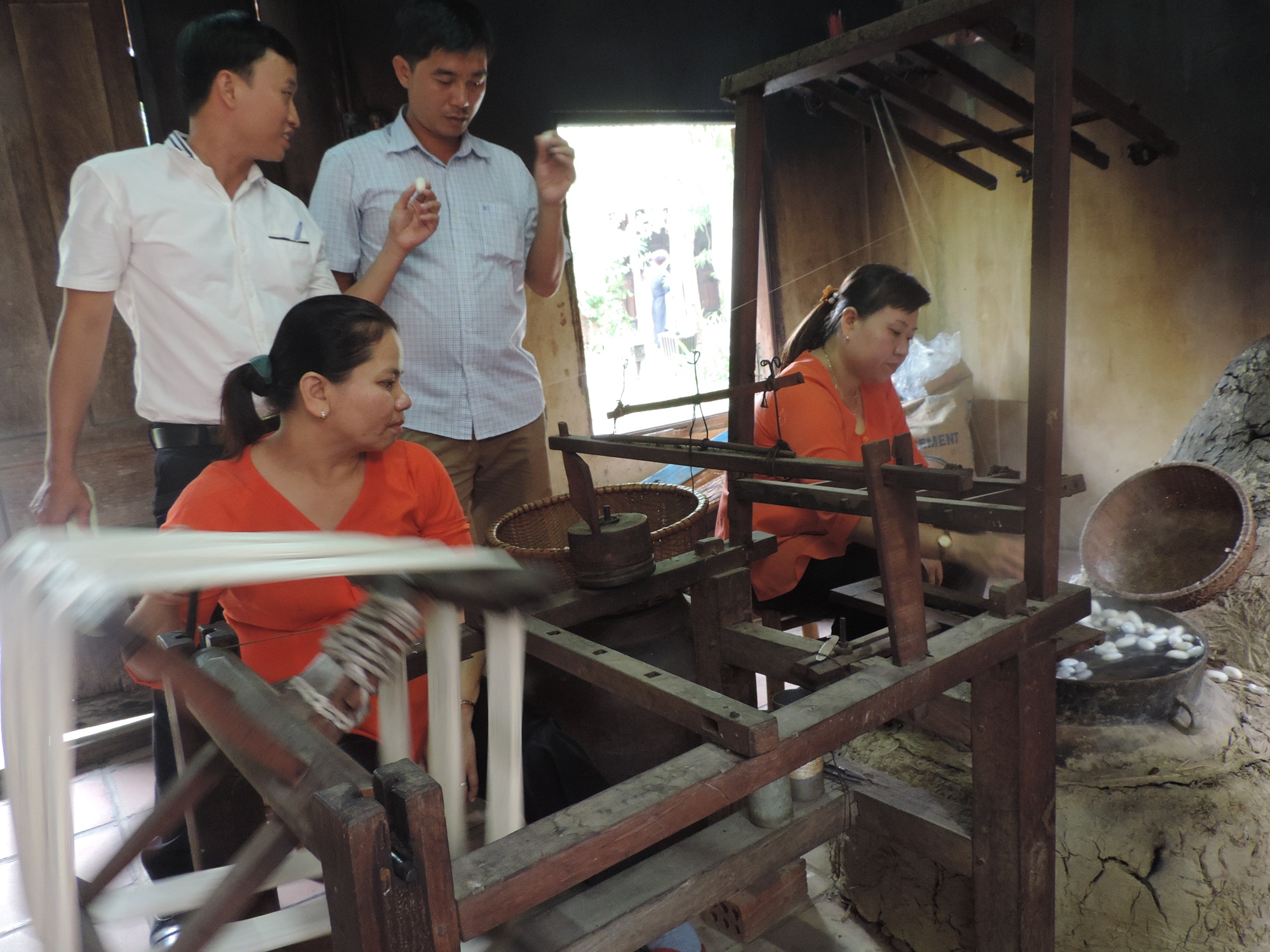 Tơ lụa đẹp nhất Ch&acirc;u &Aacute; hội ngộ tại Festival tơ lụa Hội An 2017 - Ảnh 3.
