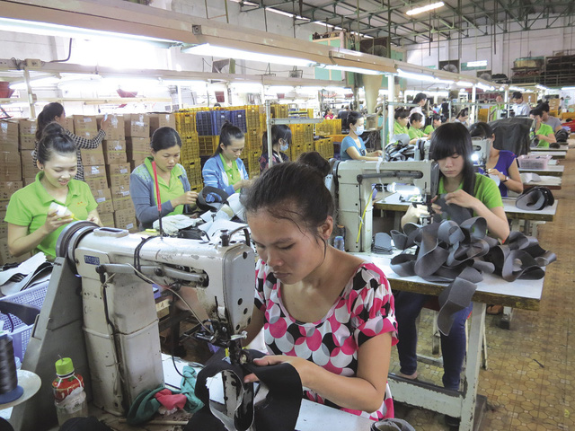 Giảm lương hưu của lao động nữ: Đổ vỡ niềm tin