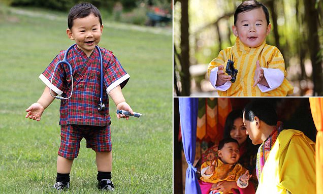 Hóa thân thành bác sĩ, hoàng tử nhí Bhutan “đốn tim” cư dân mạng