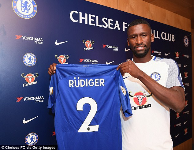 Chelsea bất ngờ mua trung vệ tuyển Đức