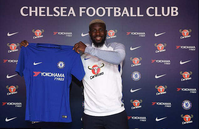 Man City đón tân binh thứ 4, Chelsea ra mắt Bakayoko - Ảnh 2.