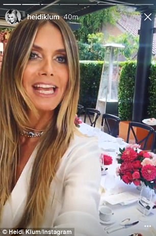 Siêu mẫu Heidi Klum khoe dáng với nội y - Ảnh 6.