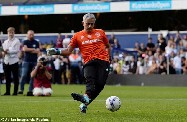 Mourinho l&agrave;m thủ m&ocirc;n, đội nh&agrave; thủng lưới liền 6 b&agrave;n - Ảnh 8.