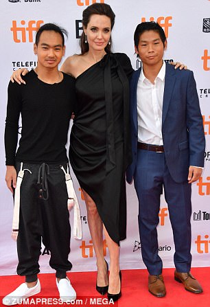 Pax Thi&ecirc;n cao to nhất trong c&aacute;c con của Angelina Jolie - Ảnh 1.