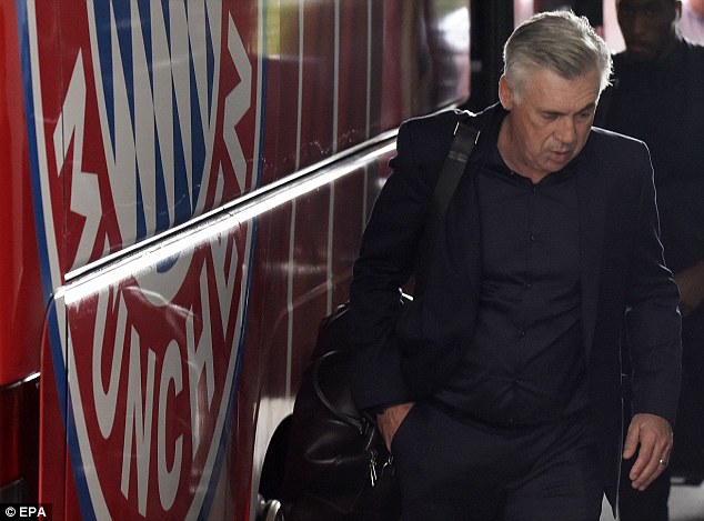 HLV Ancelotti bị sa thải sau trận thua thảm PSG